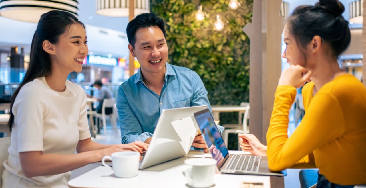 Cultivating Meaningful Relationships: The Social Aspect of Life Planning
